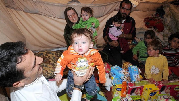 Suriye'nin Dera kentinde bebek maması tükendi