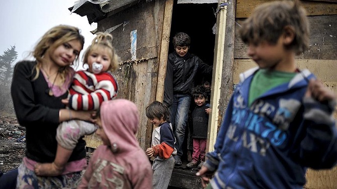 Kış günlerinde sıcak oda hayalini kuruyorlar