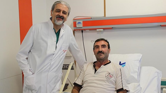 Böbreğinden 98 taş çıkarıldı