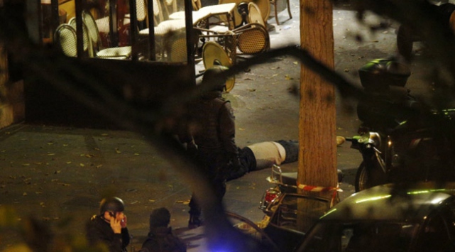 Paris'te iki bin 500 evde arama