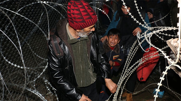 Makedonya sınırındaki mülteciler Atina'ya getirildi