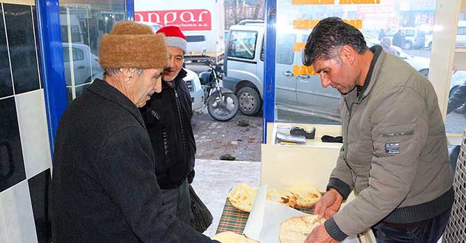 Tandır ekmeği özlemiyle iş sahibi oldu