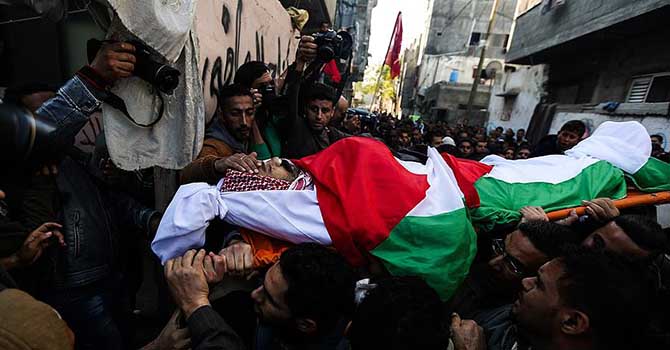 İsrail'in öldürdüğü Filistinli toprağa verildi