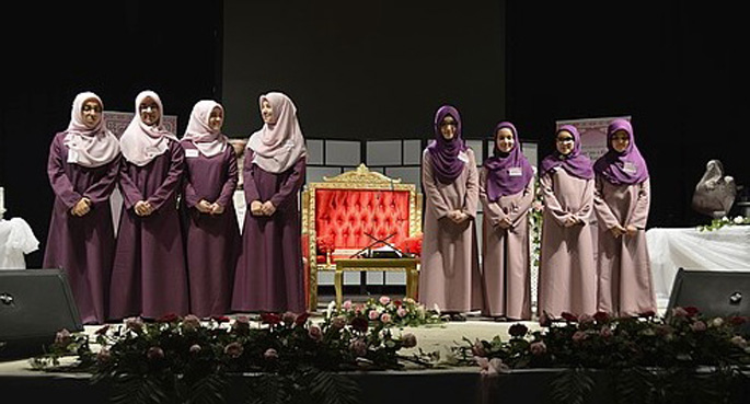 Almanya'da Kız Öğrenciler Kur'an yarışması