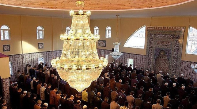 İskandinav ülkelerinde 2 saat içinde 3 vakit namaz!