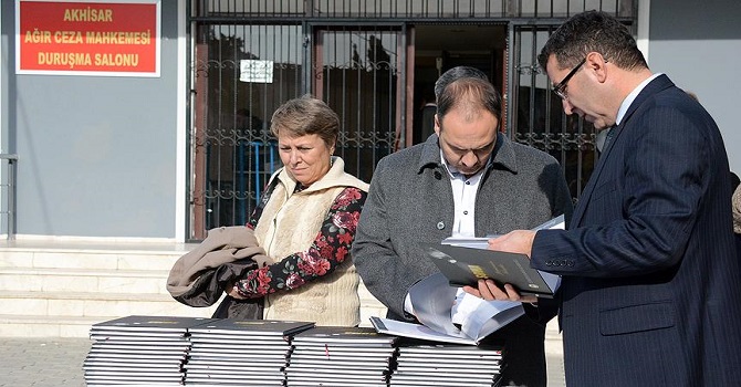 'Soma mektupları' madenci ailelerine dağıtıldı