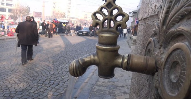 Kosova'da cami, kilise ve tekkelerden su ücreti alınmayacak