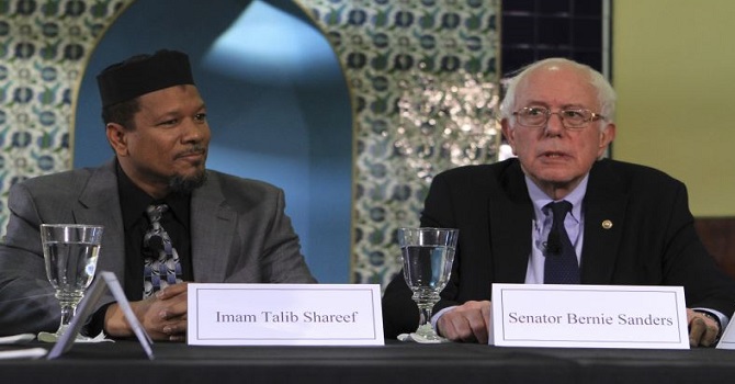 Demokrat senatörden cami ziyareti