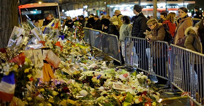 Paris’te hayatını kaybedenlerin ailelerine 300 milyon avro yardım