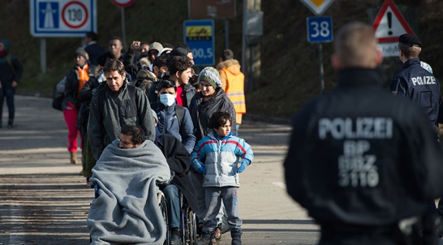 Almanya: Sığınma başvuruları 2 günde değerlendirilecek
