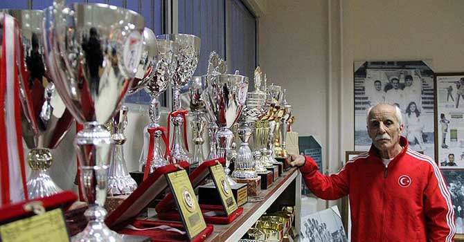 82 yaşında bitmeyen spor aşkı