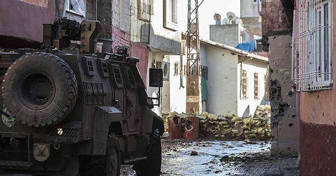 Diyarbakır'da terör saldırısı: 1 asker şehit oldu