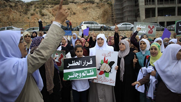 Filistinliler, yardım kuruluşunun kapatılmasını protesto etti