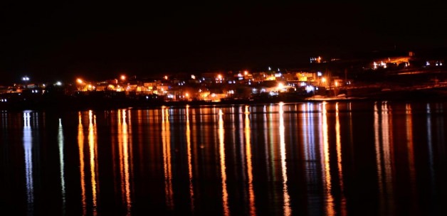 Van Gölü'ndeki ışık yansımaları ilgi görüyor