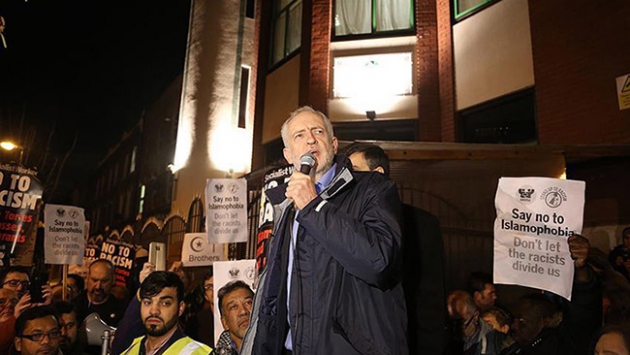 İngiltere İşçi partisi lideri Corbyn'den Trump'a cami daveti
