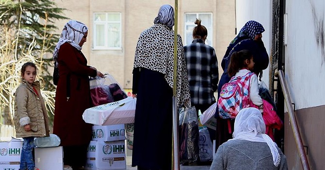 İHH'dan Sur'daki terör mağduru ailelere yardım