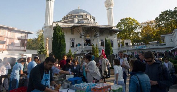 Almanya'da İslami kuruluşlardan kandil mesajı