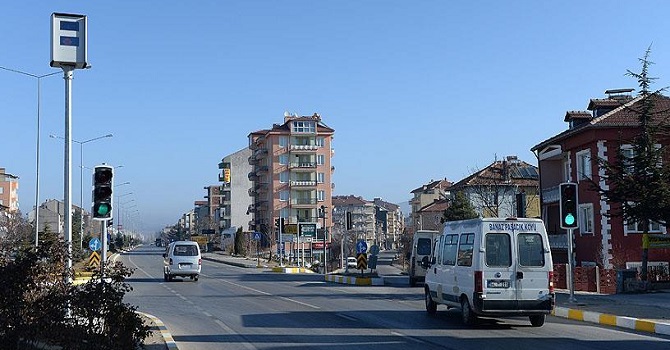 Sürücülere 2 kilometrelik yolda ceza yağdı