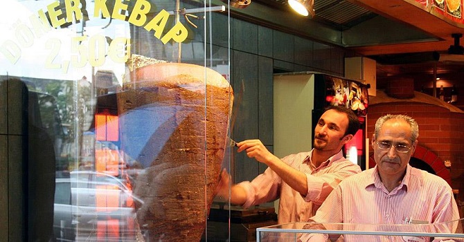 Avusturya'daki her 4 göçmenden biri Türkiye kökenli'