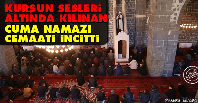 Kurşun sesleri altında Cuma namazı cemaati incitti
