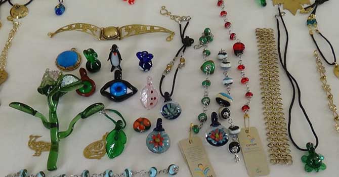 İtalya’dan gelen camlar Ergani’de can buluyor