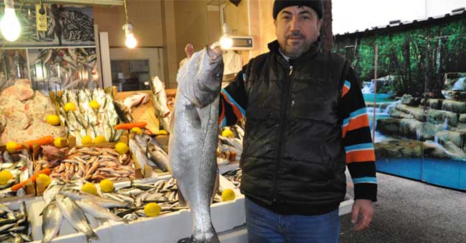 Kilosu 70 liradan alıcısını bekliyor