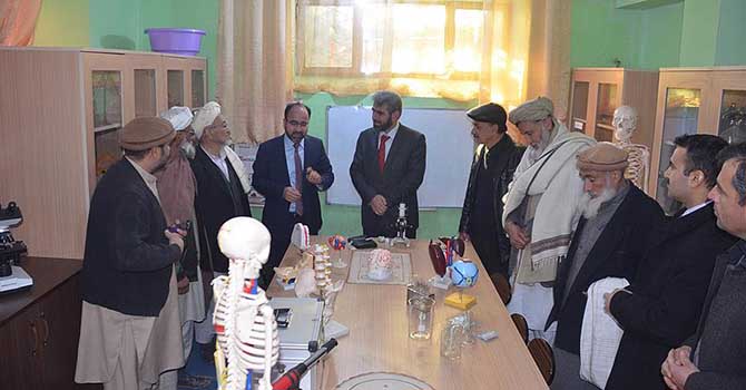 TİKA'dan Afganistan'daki eğitime laboratuvar desteği