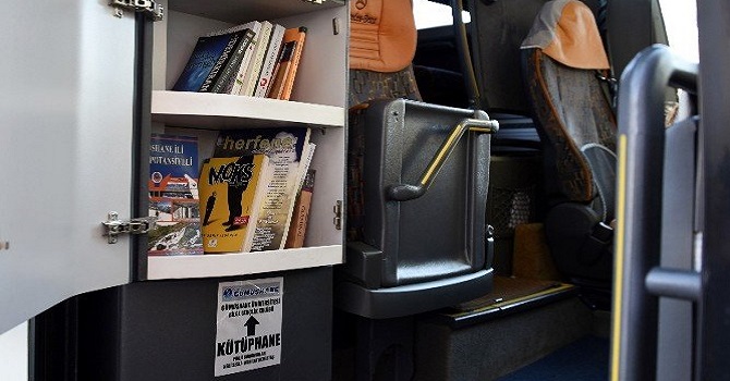 Türkiye'nin ilk kütüphaneli yolcu otobüsü