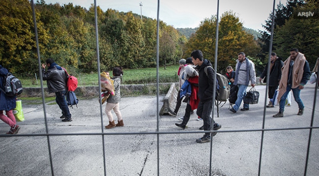 İsveç ve Danimarka sınır kontrollerine devam edecek