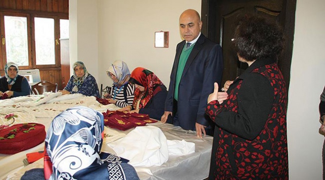 Kadınlar katıldıkları kursla üretken oldu