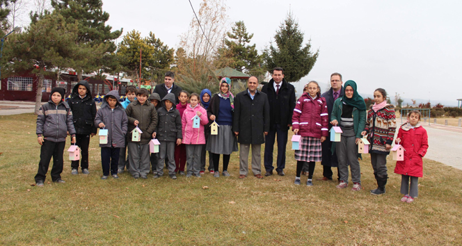 Biriktirdikleri harçlıklar kuşları yuva sahibi yaptı