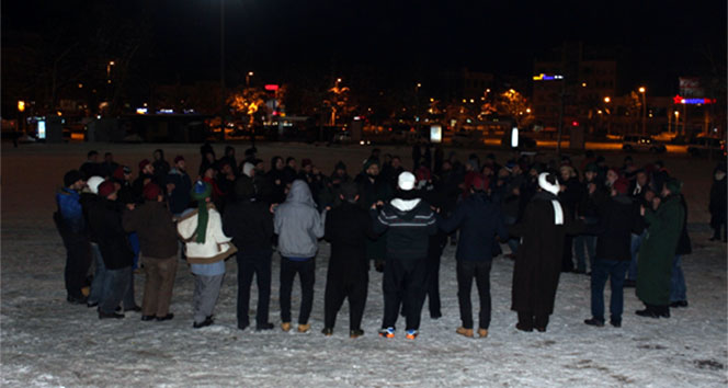 Yeni yıla zikir çekerek girdiler