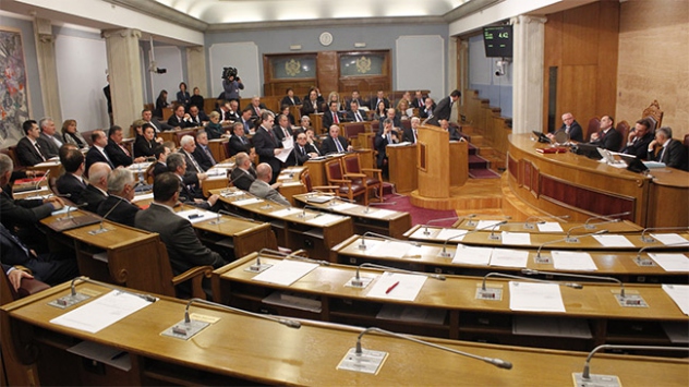 Karadağ'da annelere maaş yasası yürürlüğe girdi