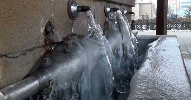 Doğu’da soğuk hava dondurdu