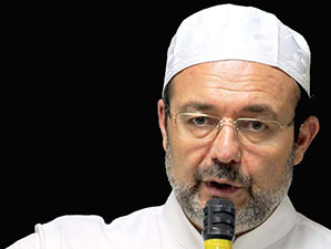 Üç kimliğimizi koruyup üç kitabı okuyacağız