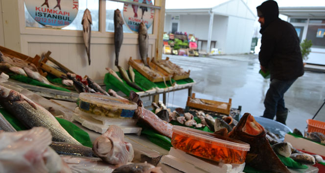 Kar yağdı, balık fiyatları yükseldi