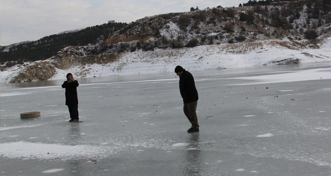 Çorum barajı buz tuttu