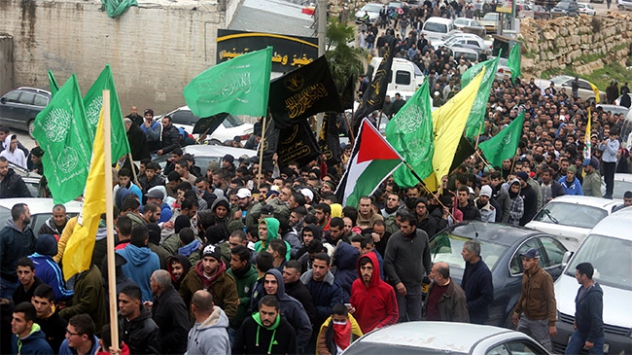 İsrail askerleri 10 Filistinliyi yaraladı