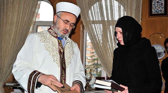 Ukraynalı kadın Müslüman oldu