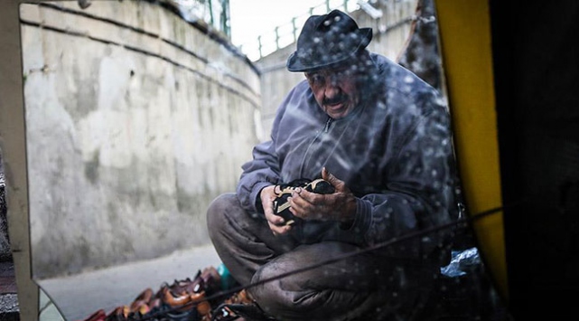 İkinci el ayakkabı satıcısına yardım yağıyor