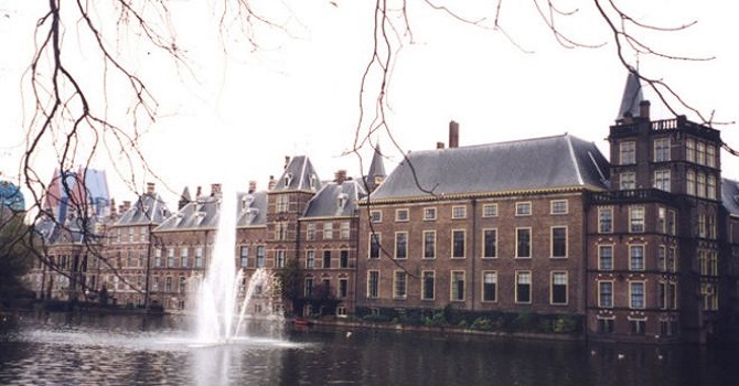 Hollanda'da Türklerin partisine ırkçı mektup