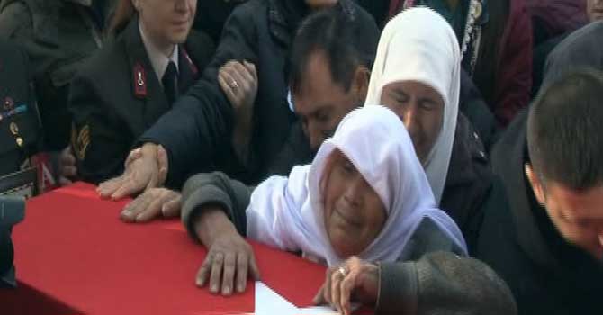 Şehide gözü yaşlı veda