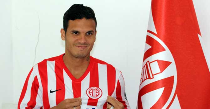 Motta: 'Eto'o ile oynayacağım için mutluyum'