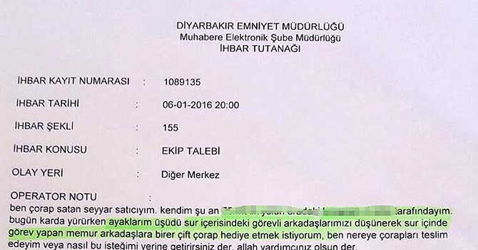 Seyyar satıcıdan polise duygulandıran destek