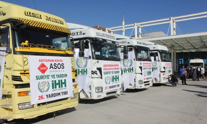 4 TIR dolusu un Suriye'ye gönderildi