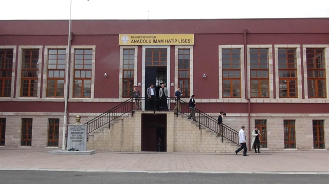 İmam hatipler 28 Şubat'ın yaralarını sarıyor