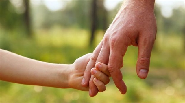 'İyilik yap, askıya as'