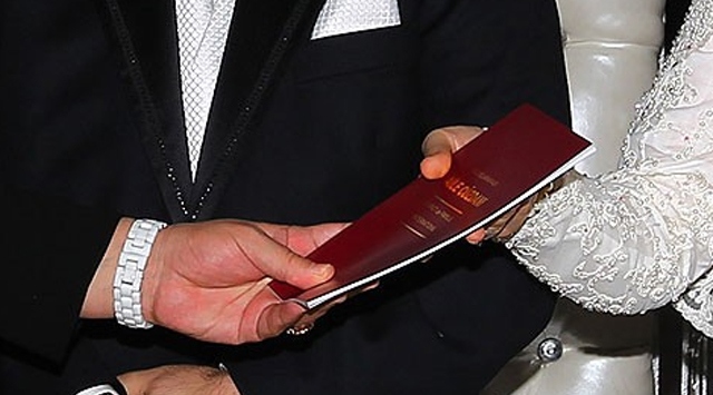 Tacikistan yakın akraba evliliğini yasaklıyor