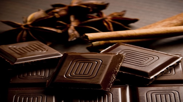 Şeker yerine bitter çikolata tüketin