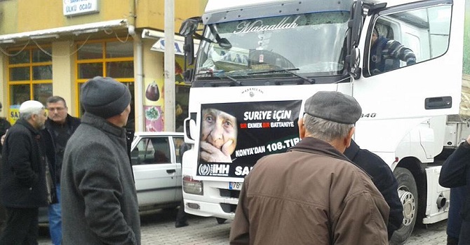 İHH Madaya'ya içi un dolu ilk yardım tırını gönderdi